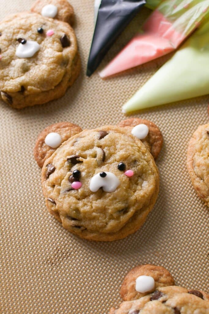 Chocolate Chip Teddy Bear Cookies with Easy Cookie Frosting - Bites by  Bianca