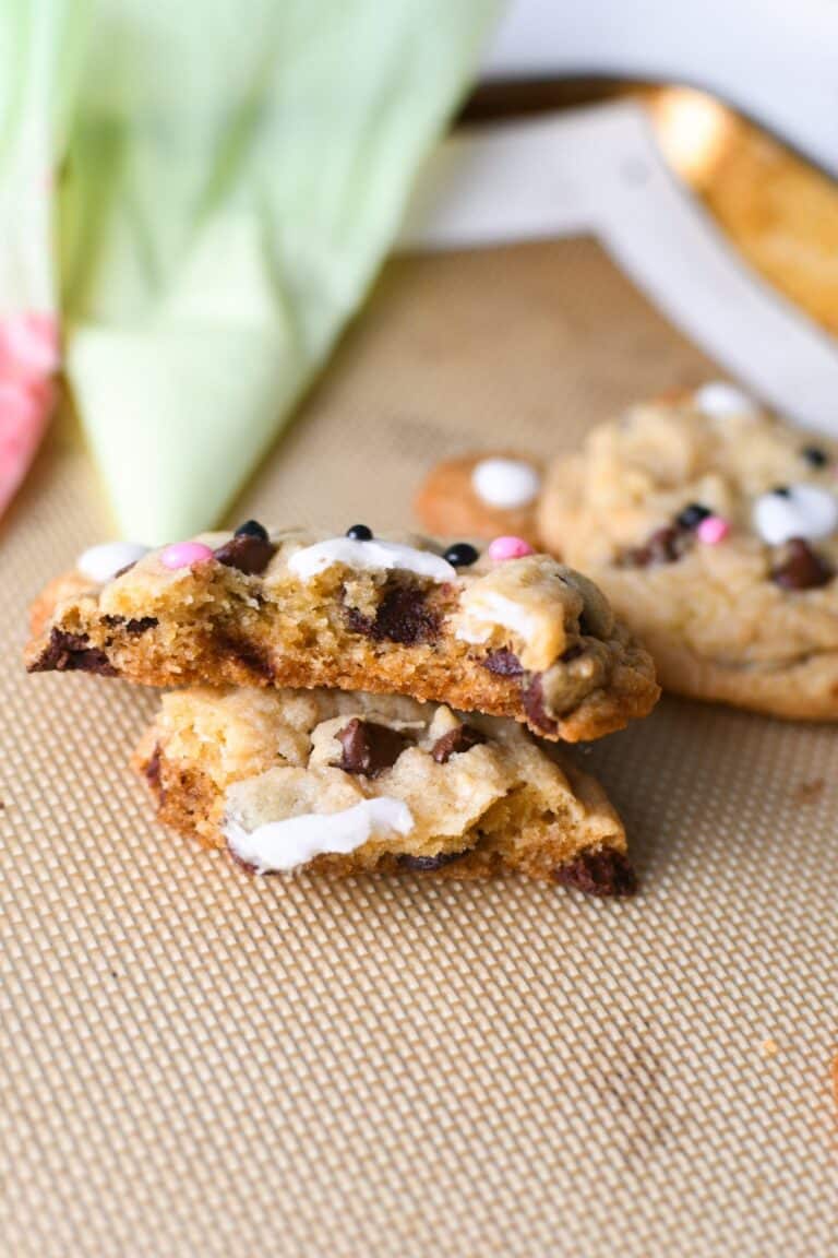 Chocolate Chip Teddy Bear Cookies with Easy Cookie Frosting Bites by