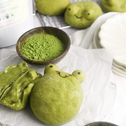 Frog matcha cream buns