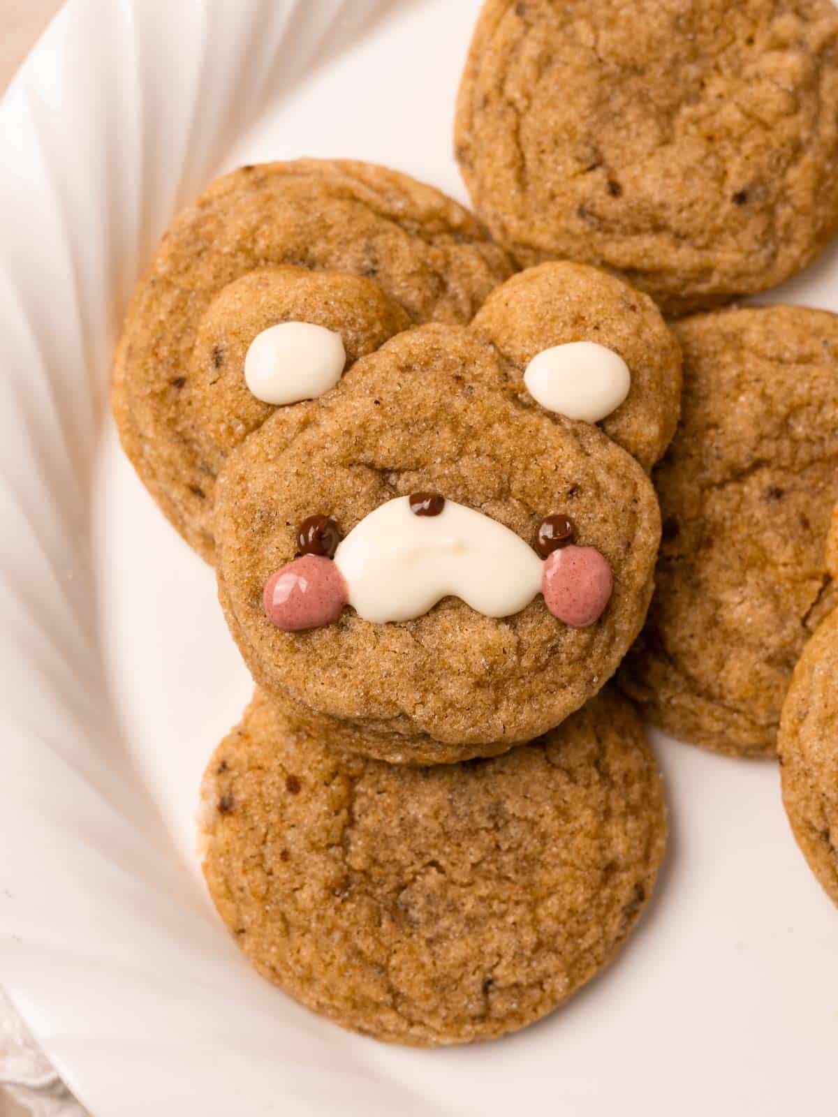 bear cookies made with brown butter on a white plate. shot using my new food photography gear, Canon EOS R6 MII and 50 mm f/1.8 lens.