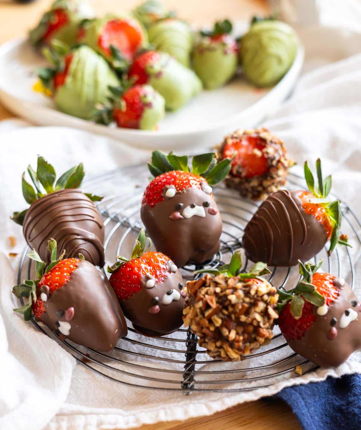 Cute chocolate-dipped strawberries decorated as bears.