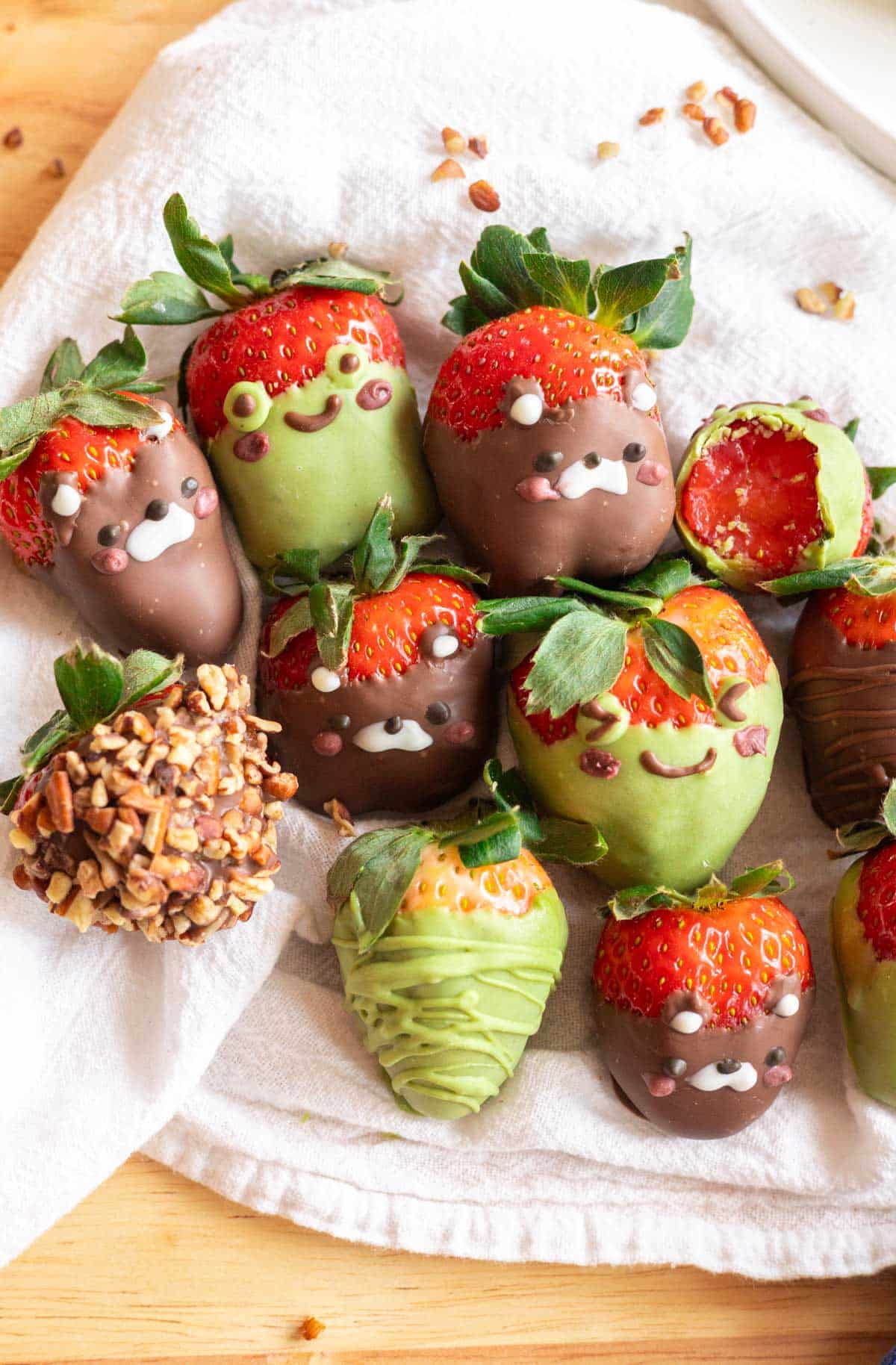 Cute chocolate covered strawberries; matcha frog strawberries and chocolate bear strawberries