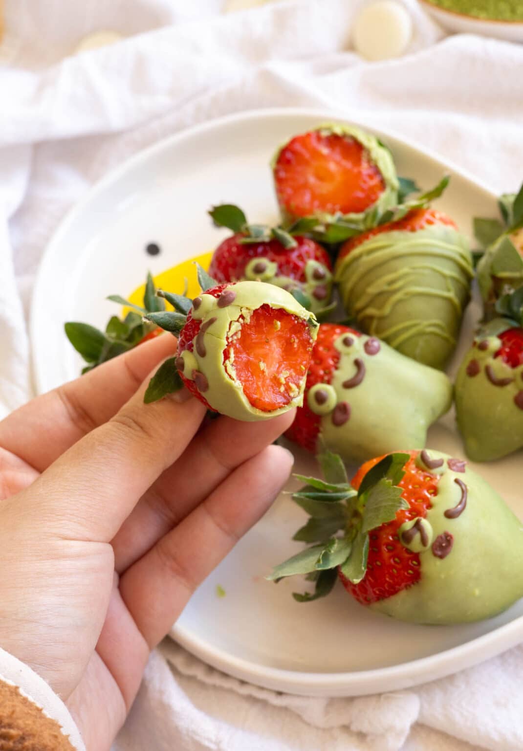 Frog Matcha White Chocolate Covered Strawberries • Bites by Bianca