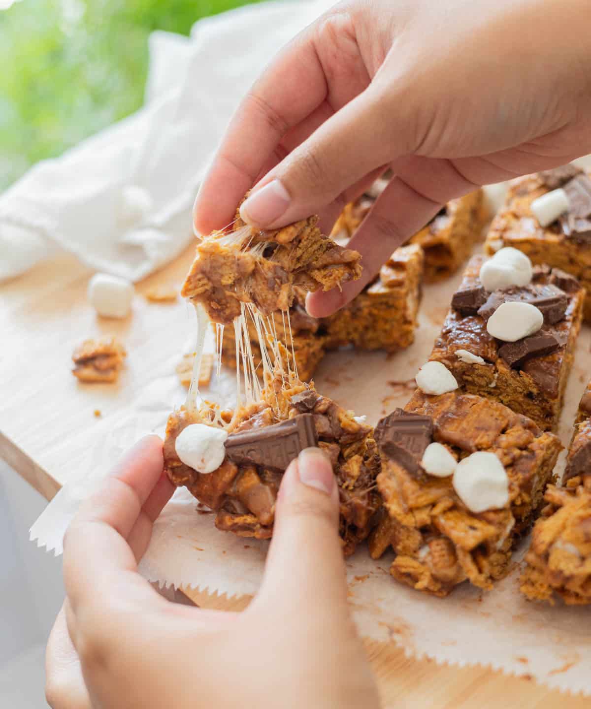 S'mores bar marshmallow pull.