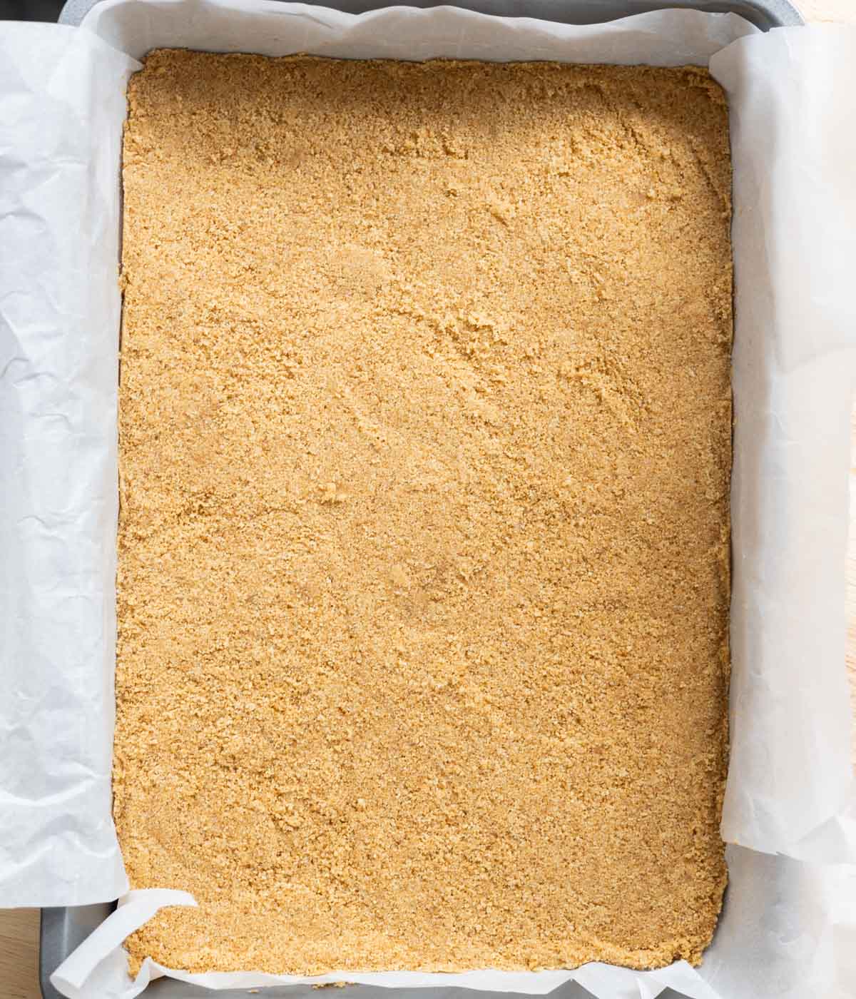 No bake graham cracker crust in a 9x13 pan.