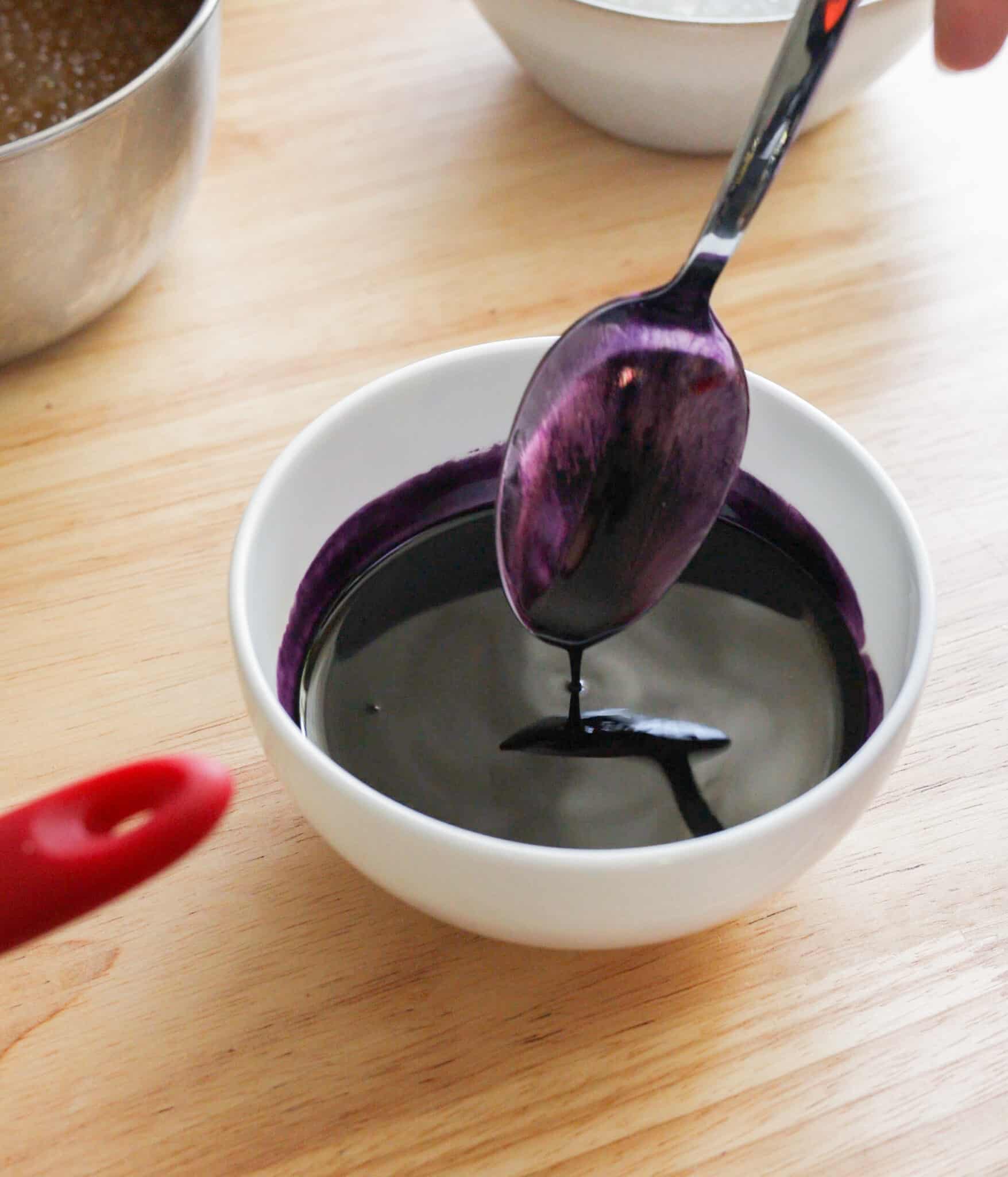 Ube arnibal in a small bowl.