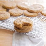 Chai sugar cookies on a wire rack.